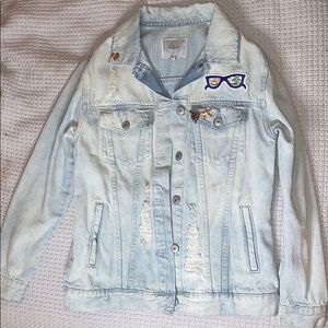 • Beach Themed Light Wash Jean Jacket •